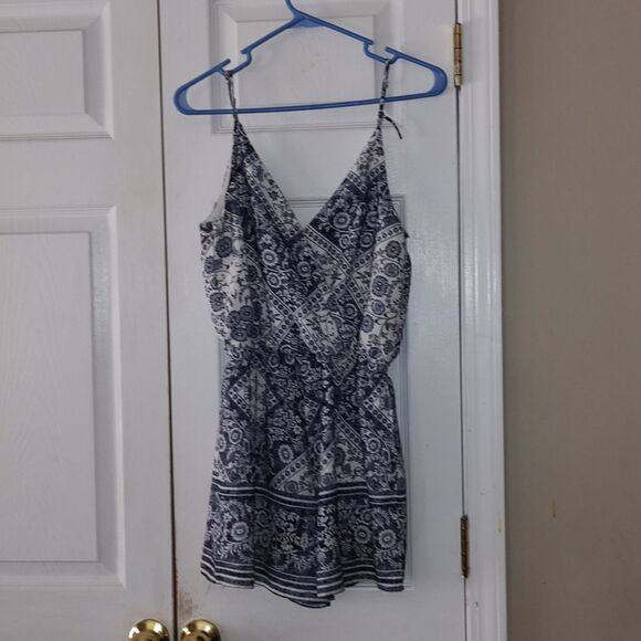 One Clothing blue white summer short romper Sz M - Picture 5 of 5